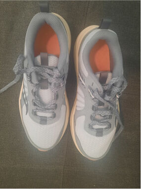 Women's Saucony Excursion TR17 Athletic Shoes Size 7 Gray Orange